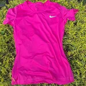 Nike pro drifit active top